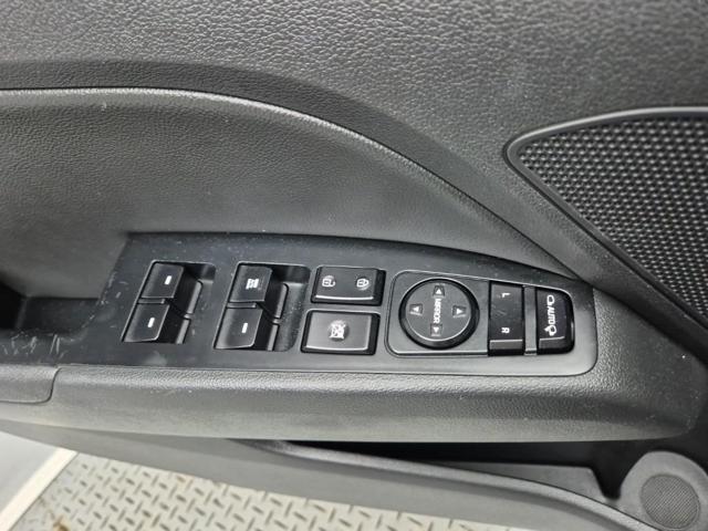 5111000667R17.jpg