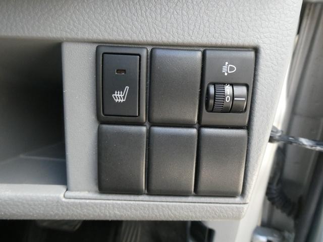 0940087A30260823W00116.jpg