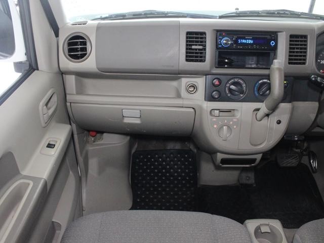 9572641A30260821W00118.jpg