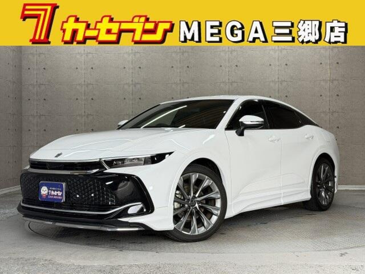 2023 Toyota Crown, photo 1 of 1
