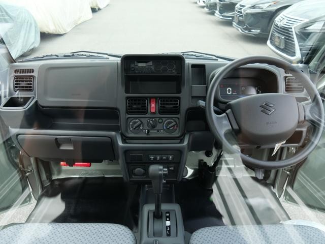 1000556A30260823W00202.jpg