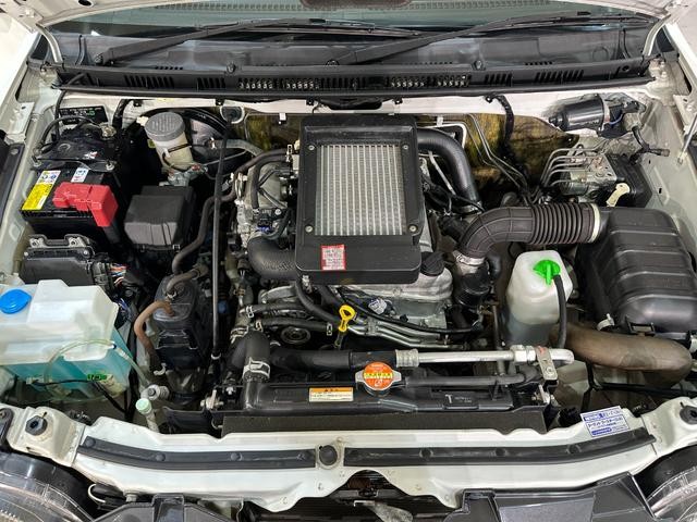 0509824A30260903W01619.jpg