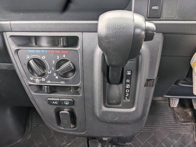 0902355A30260920W00214.jpg
