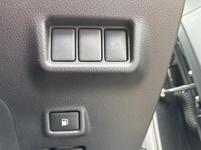 0900975A30260809W00115.jpg