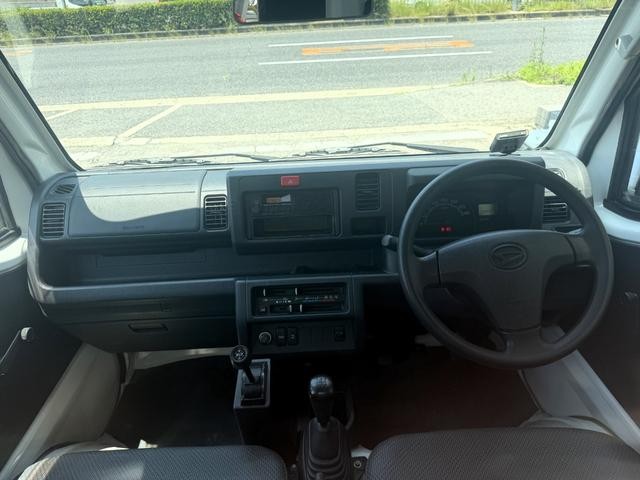 0709136A30260629W00102.jpg