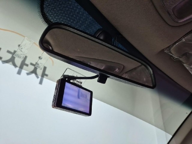 6061000879R13.jpg
