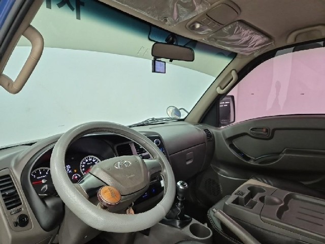 6061000879R6.jpg