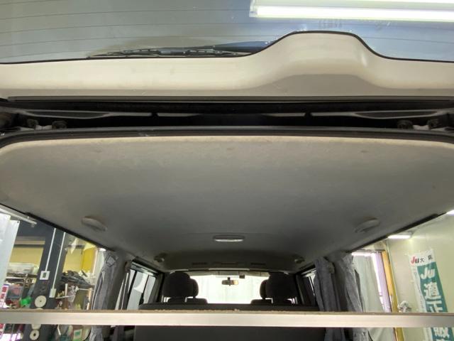 0700506A30260618W00111.jpg
