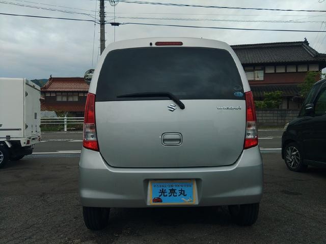 1002989A30260426W00106.jpg