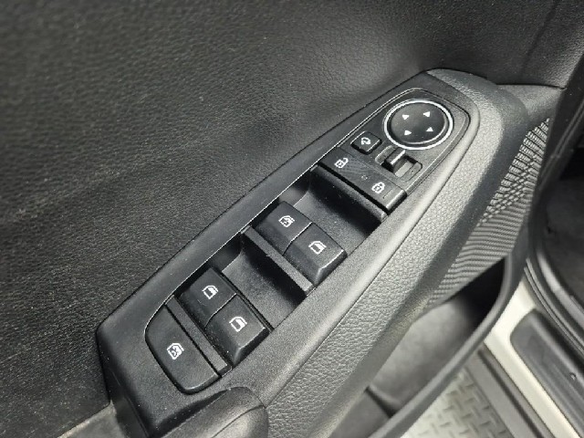 6101000632R18.jpg