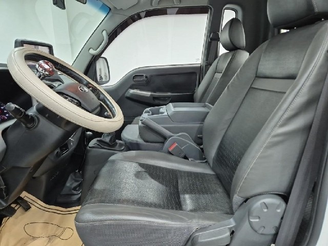 6101000956R10.jpg