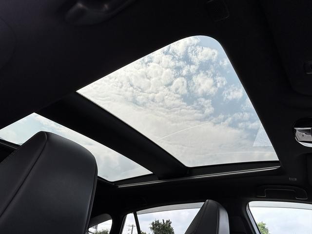 9700258A30260725W00107.jpg