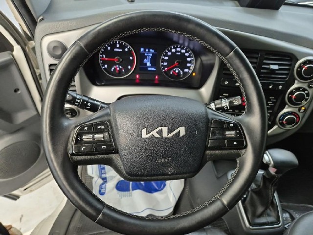 6101001052R8.jpg