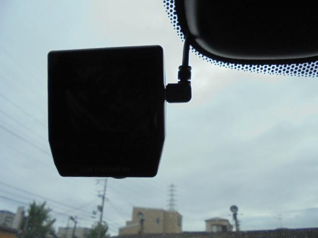0704195A30260529W00111.jpg