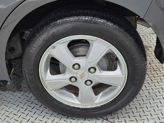 6101000935R19.jpg