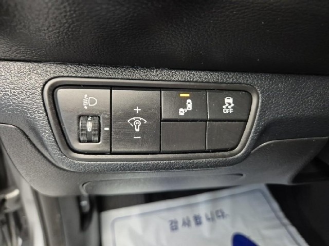 6101500257R18.jpg