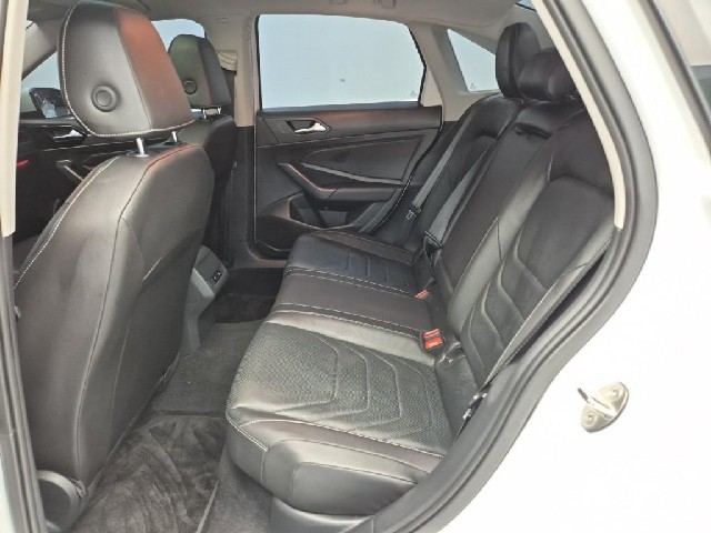 6101500682R12.jpg