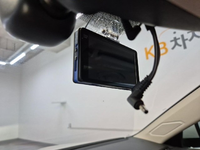 6101500682R17.jpg
