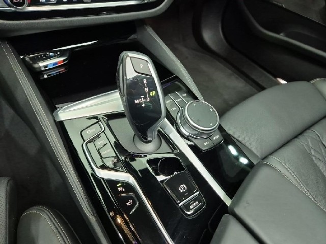 6091001137R8.jpg