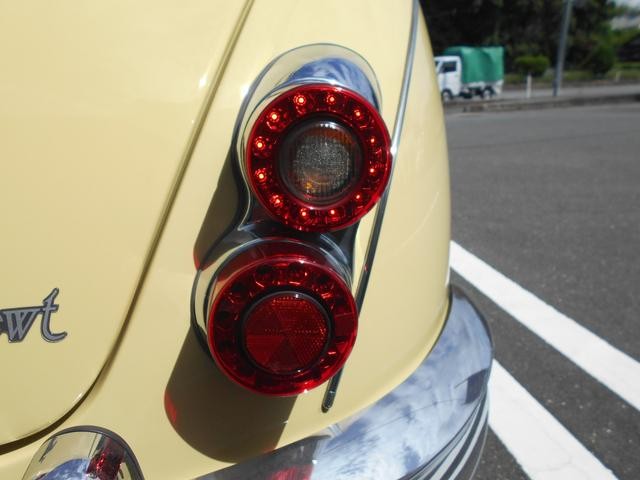 1030008A30260619W00112.jpg