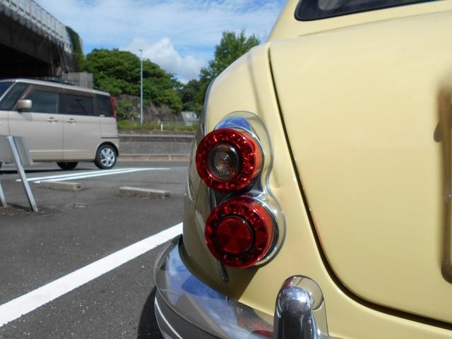 1030008A30260619W00113.jpg