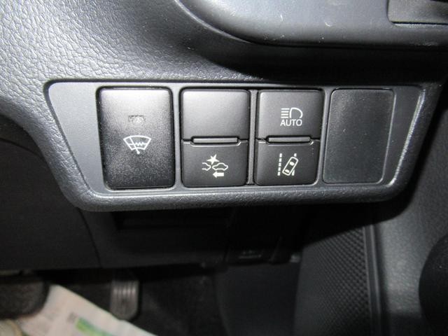 0903367A30260905W00111.jpg