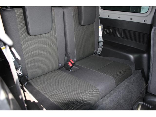 1040063A30261018W00116.jpg