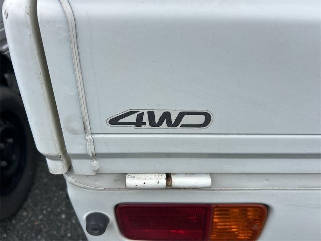 1101859A30260911W00116.jpg