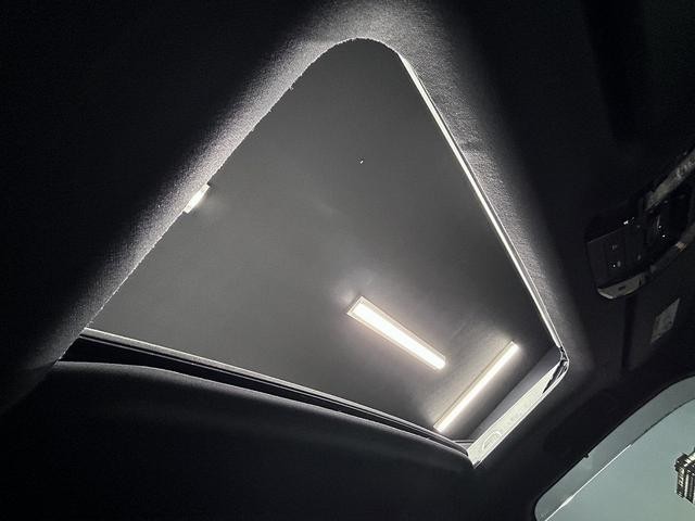0704328A30260926W00105.jpg