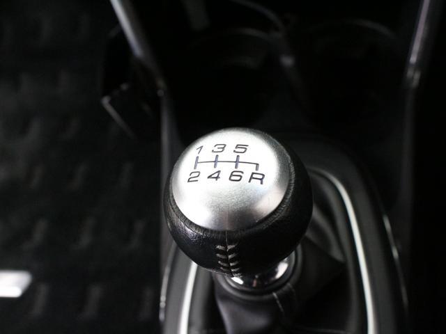 9200632A30260704W00108.jpg