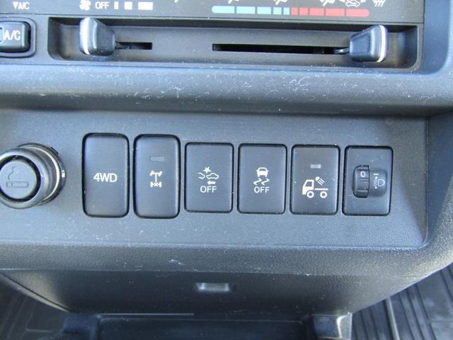 0903304A30260924W00419.jpg