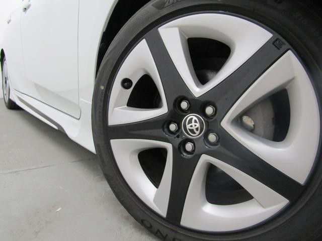 0541069A30260703W00204.jpg