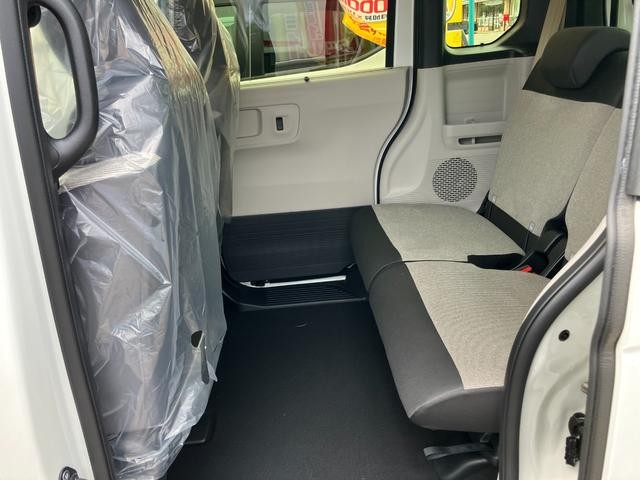 1166165A30260803W00219.jpg