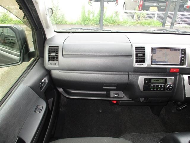 1200447A30260914W00117.jpg