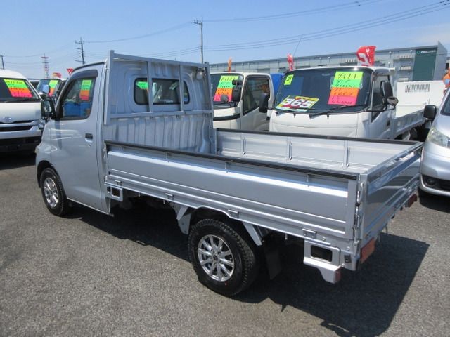 af9053f705d8a9906fd3a9a85f89f943.jpg