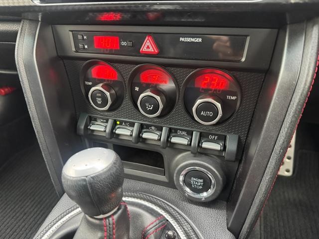 0541582A30260903W00111.jpg