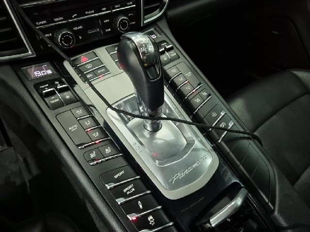 6071002525R8.jpg