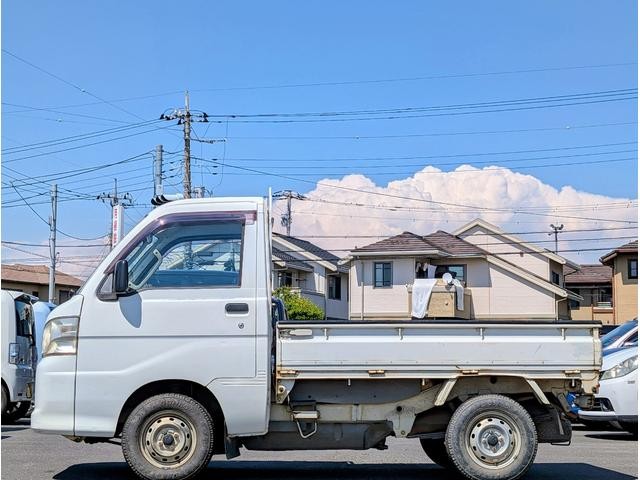 0541823A30260903W00212.jpg