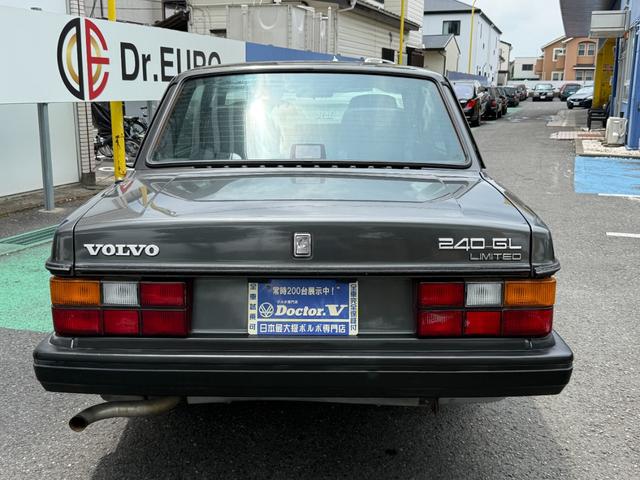 9571870A30260630W00108.jpg