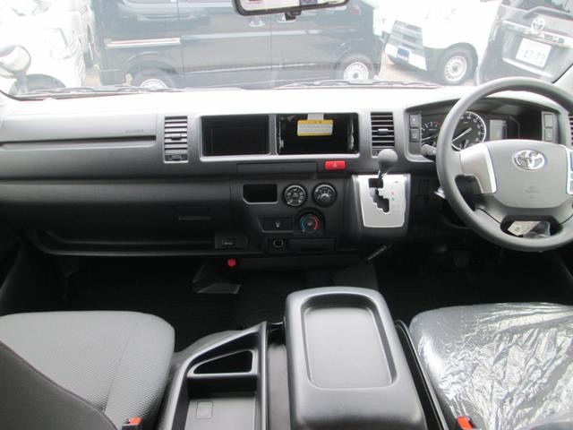 0550673A30260903W00308.jpg