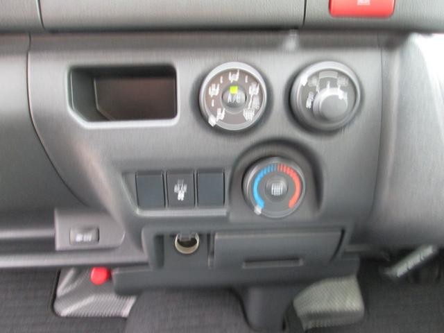 0550673A30260903W00317.jpg
