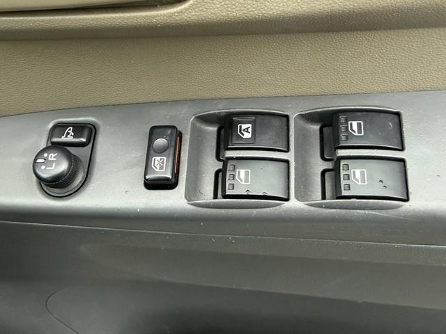 0551096A30260903W00113.jpg