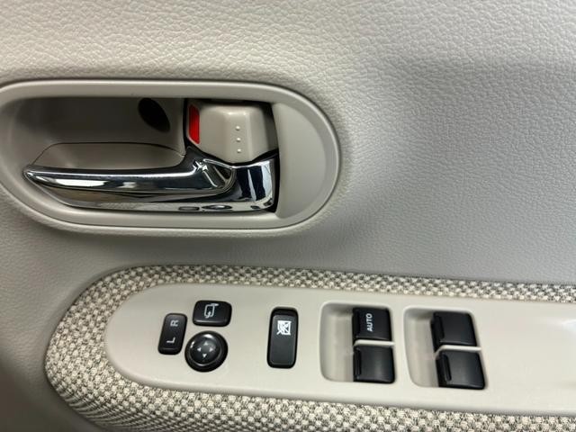 1000429A30260921W00110.jpg