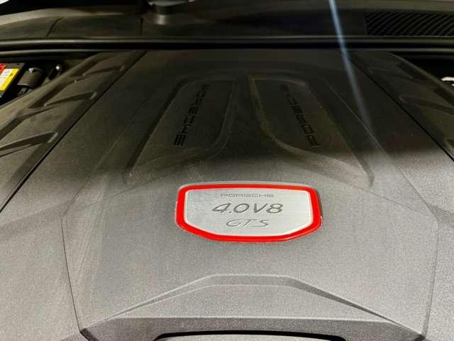 9510380A30260825W00117.jpg