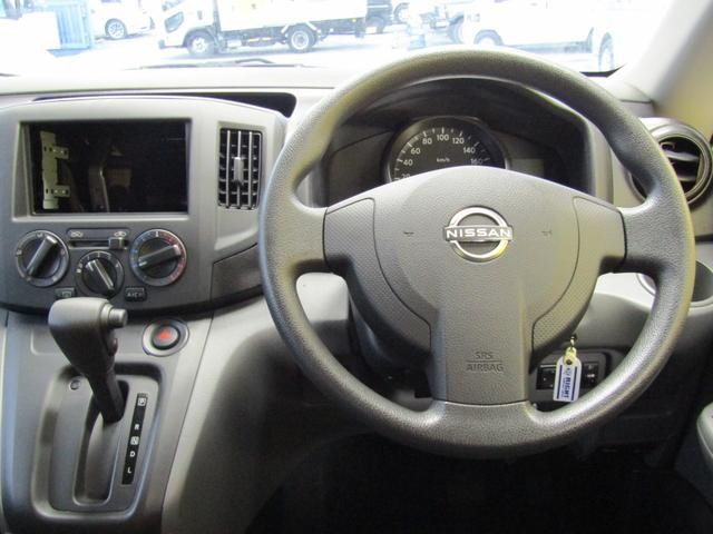 0560837A30261005W00311.jpg