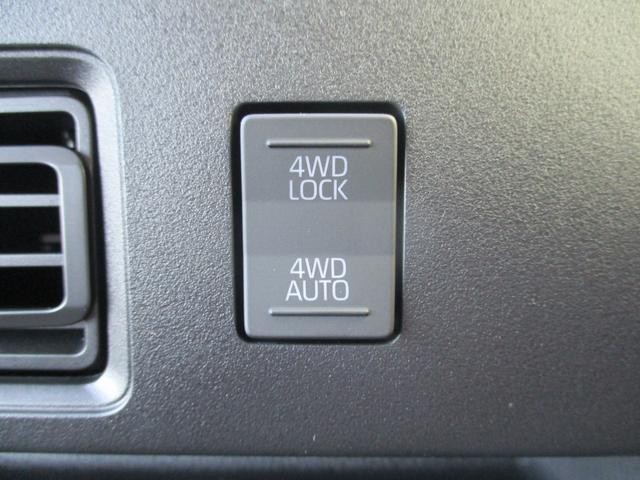 9030967A30261006W00112.jpg