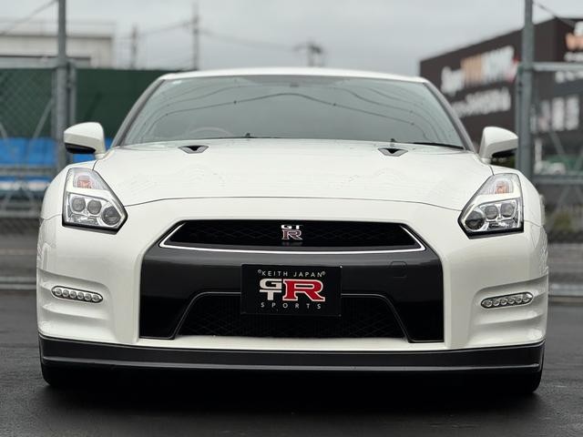 0561075A30260627W00103.jpg