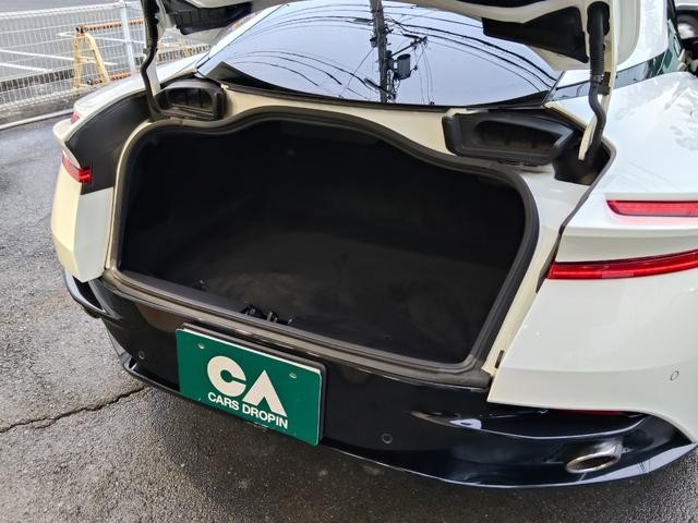 0700840A30261024W00117.jpg