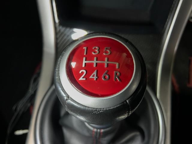 0504839A30261002W00417.jpg