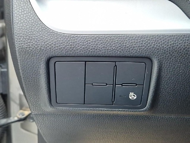 6081000109R17.jpg